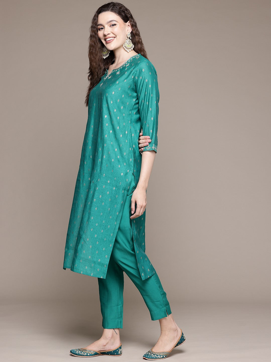 Straight Style Silk Fabric Green Color Kurta With Bottom And Dupatta - Image 3