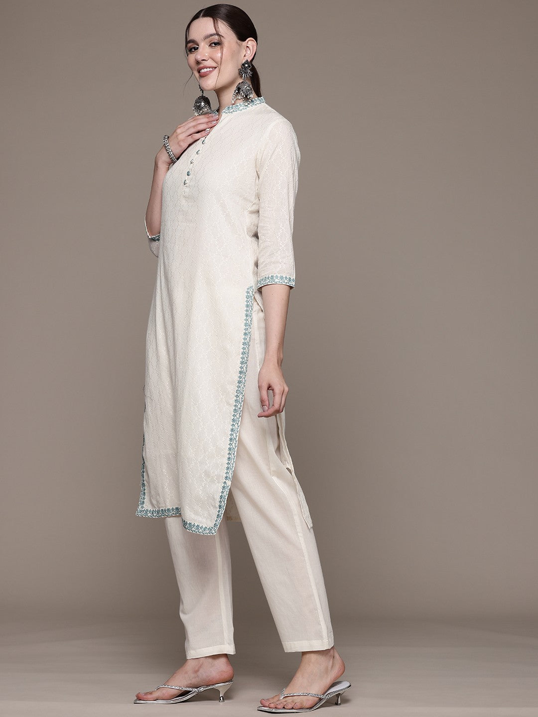 Straight style Cotton fabric Off White color kurta with Bottom - Image 3