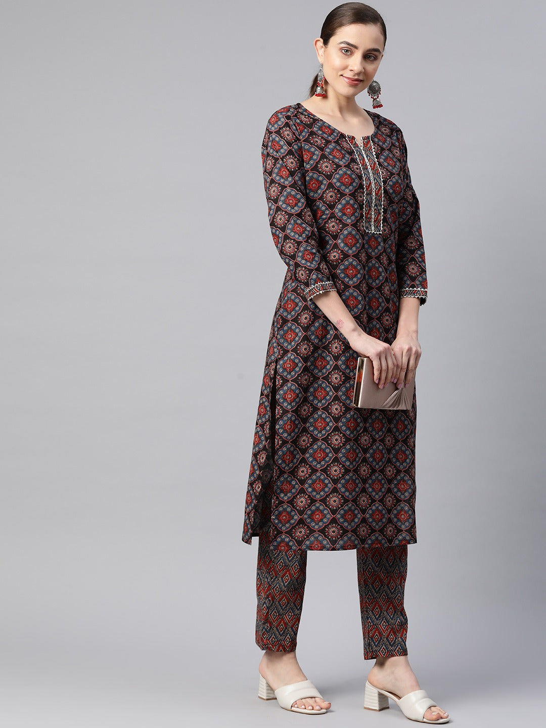 Straight Style Cotton Fabric Black Color Kurta With Bottom - Image 3
