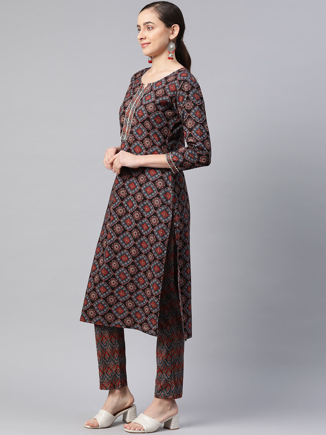 Straight Style Cotton Fabric Black Color Kurta With Bottom - Image 4