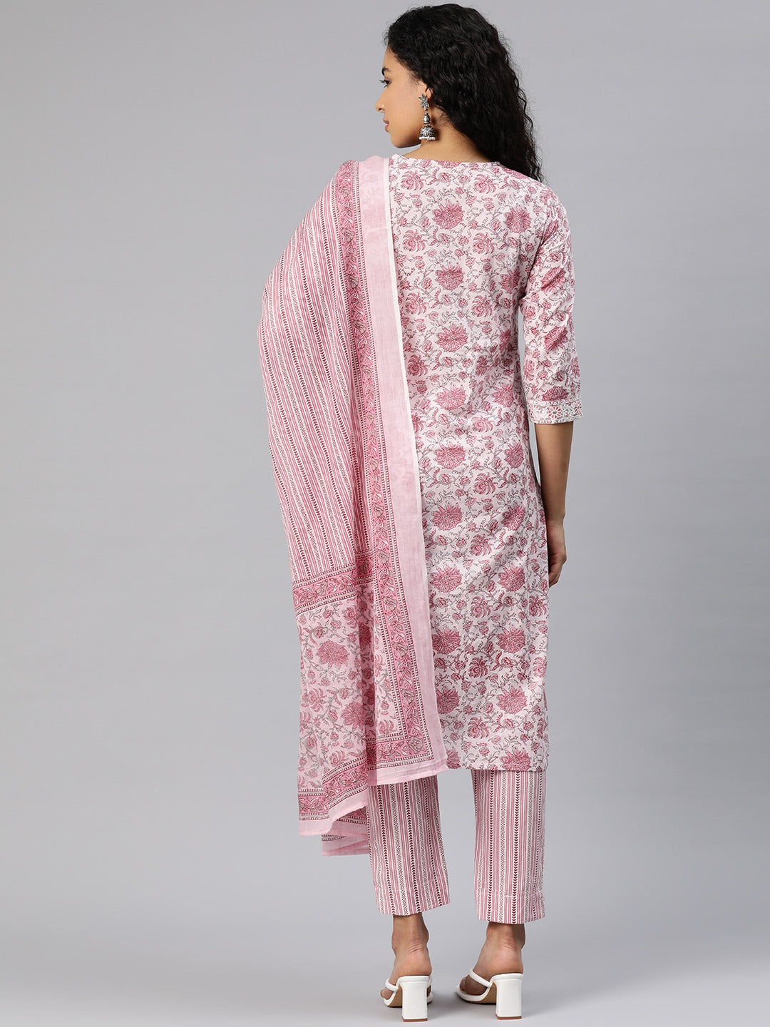 Straight Style Cotton Fabric Pink Color Kurta And Bottom With Dupatta - Image 4