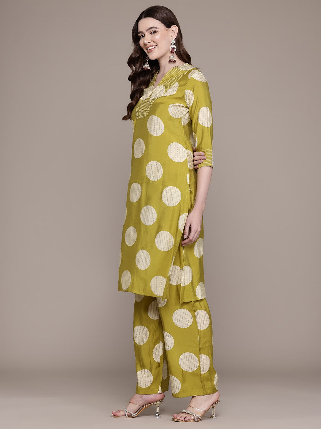 Straight Style Silk Fabric Green Colour Kurta With Bottom - Image 4
