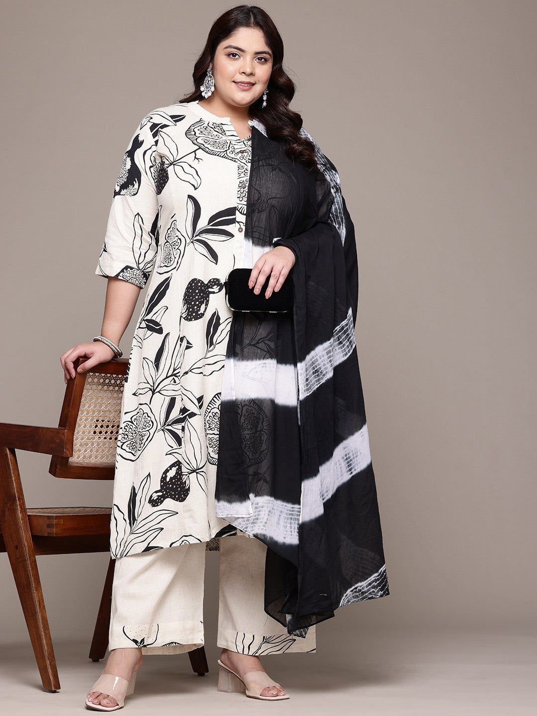A Line Style Cotton Fabric Black Color Kurta With Bottom And Dupatta - Image 4