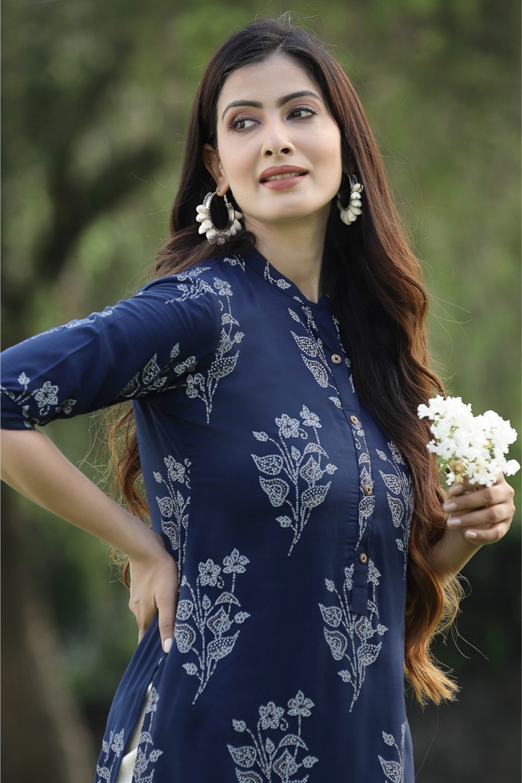 Indigo Rayon Slub Bandhani Straight Kurta - Image 4