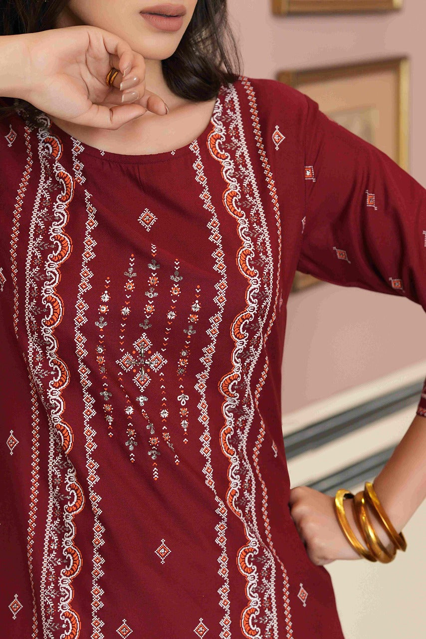 Maroon Rayon Festive Printed Straight Kurta - Image 3