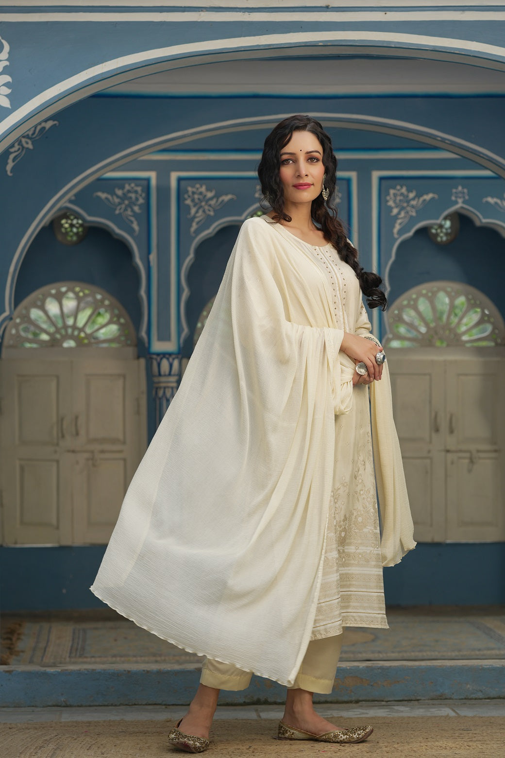 Beige Shantoon Festive Printed Straight Skd - Image 3