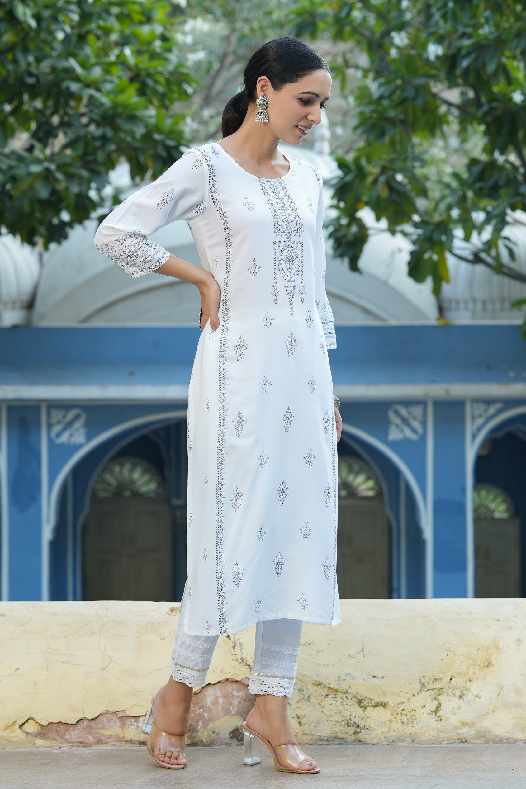 White Rayon Placement Printed Straight Kurta - Image 3