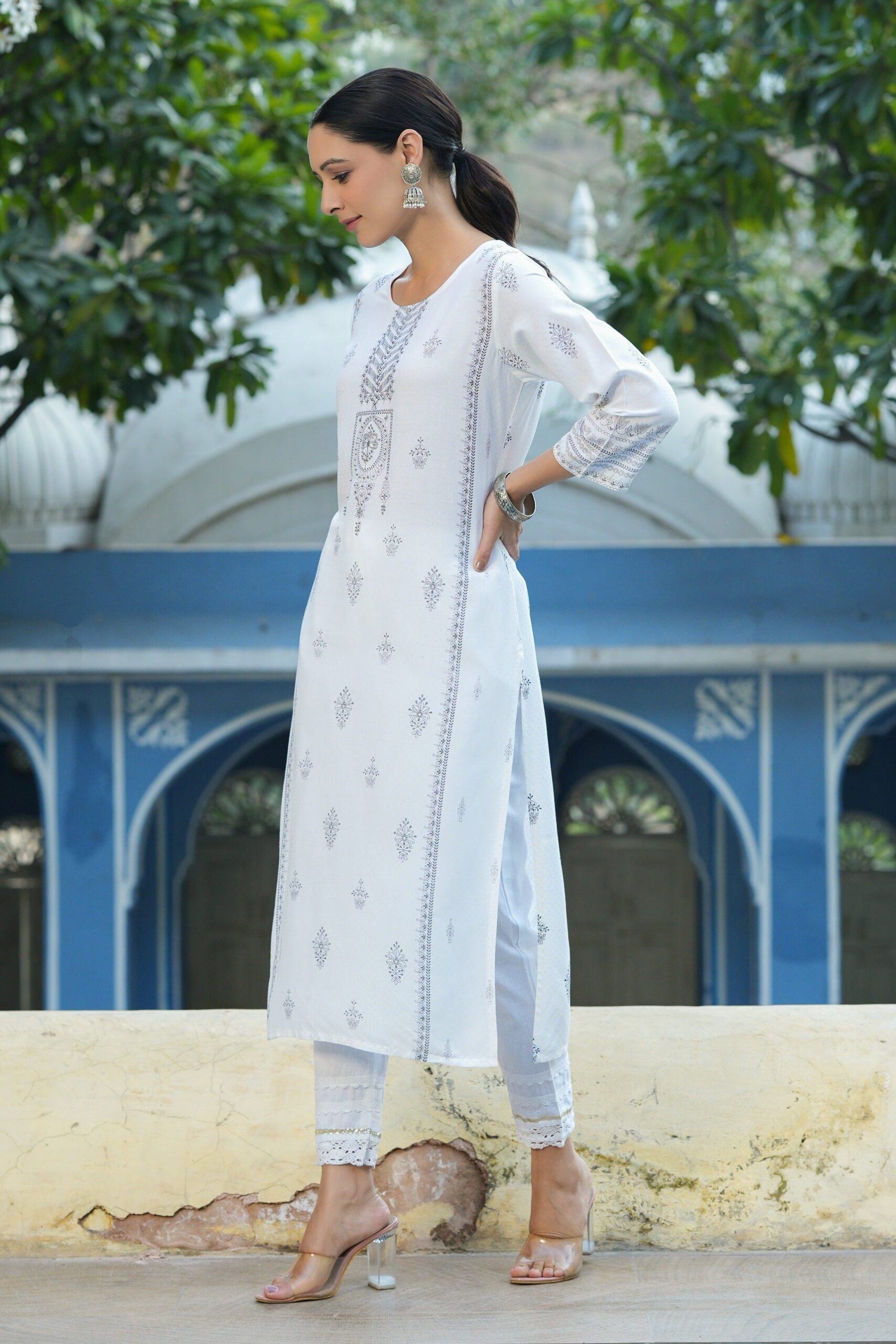 White Rayon Placement Printed Straight Kurta - Image 4