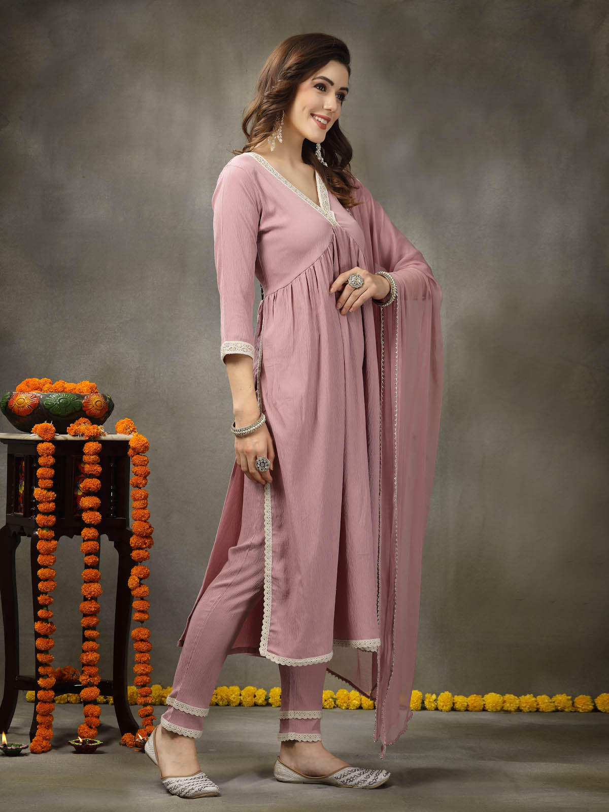 Solid Crepe Naira cut Kurta Pant Dupatta Set - Image 4