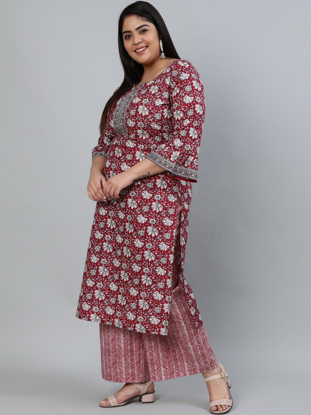 Plus Size Women Red Printed Straight Kurta With Palazo & Dupatta - Image 4