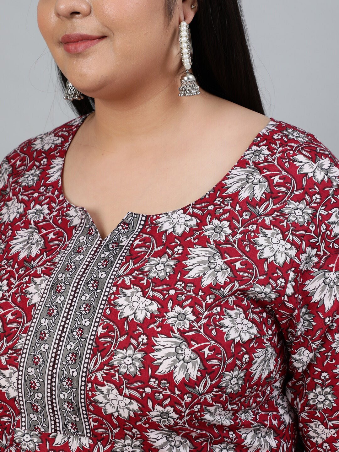 Plus Size Women Red Printed Straight Kurta With Palazo & Dupatta - Image 2