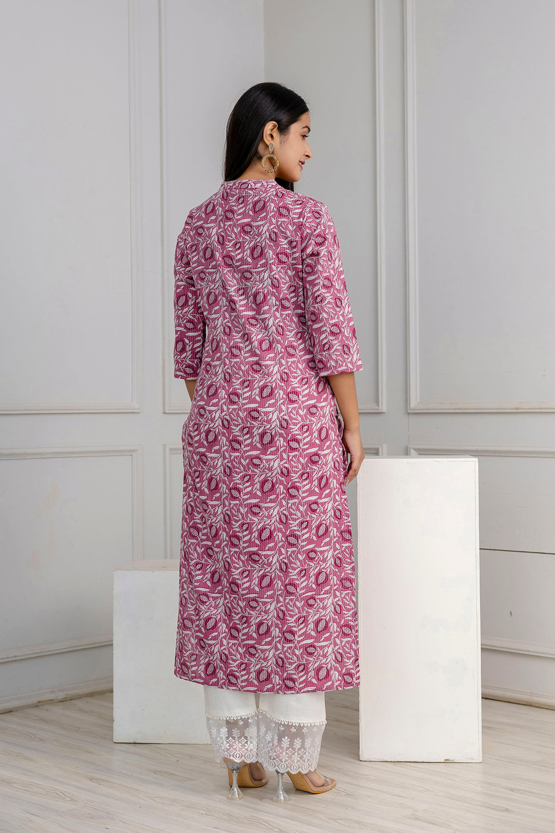 Mauve Printed Straight Kurta With Three Quarter Sleeves - Image 5