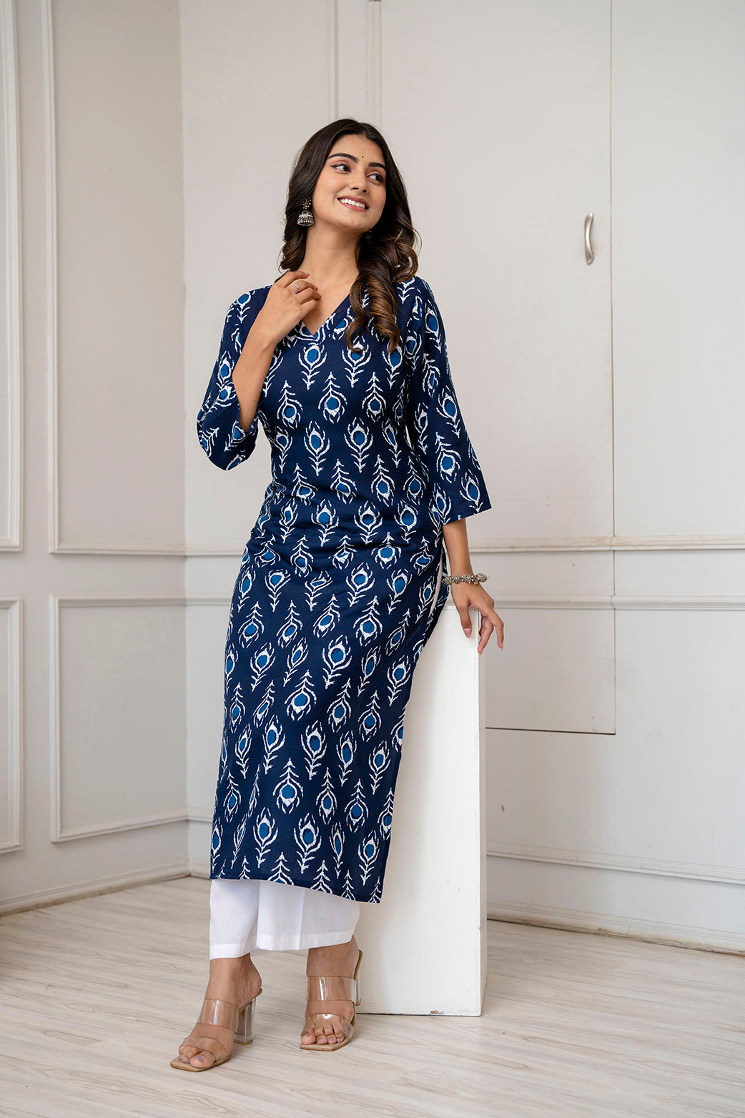 Navy Blue Printed Straight Kurta With Three Quarter Sleeves - Image 5