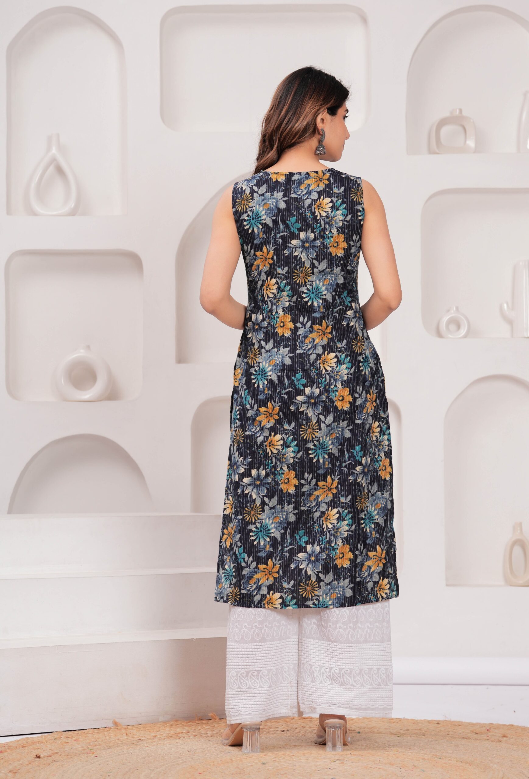 Navy Blue Printed Straight Sleeveless Kurta - Image 5