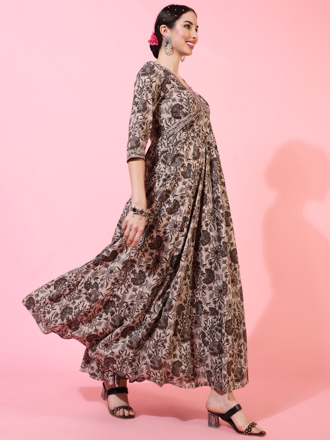 Cotton Ankle Length Printed Flared 3/4 Sleeves V-Neck Kurta - Image 5