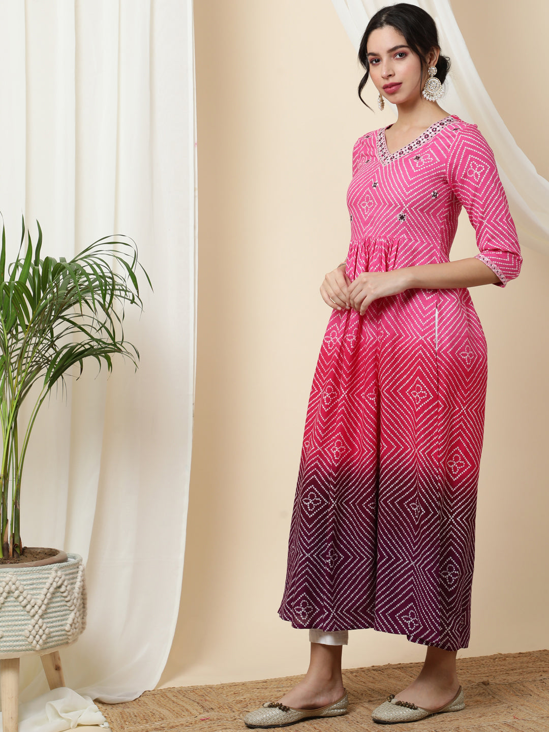 Rayon Calf Length Printed 3/4 Sleeve V-Neck Kurta - Image 4