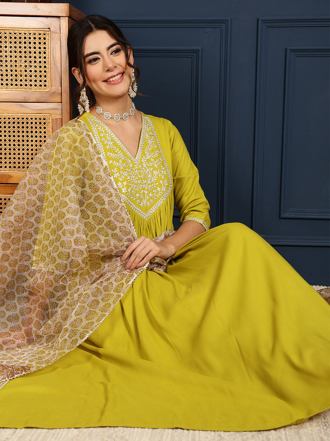 Rayon Calf Length Solid Flared 3/4 Sleeves V-Neck Kurta Bottom Dupatta Set - Image 3