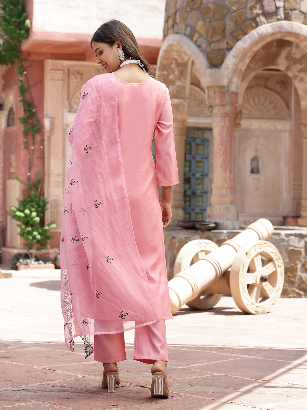 Pink Pakistani Solid & Embroidered Silk Blend Straight Kurta Pant Dupatta - Image 4