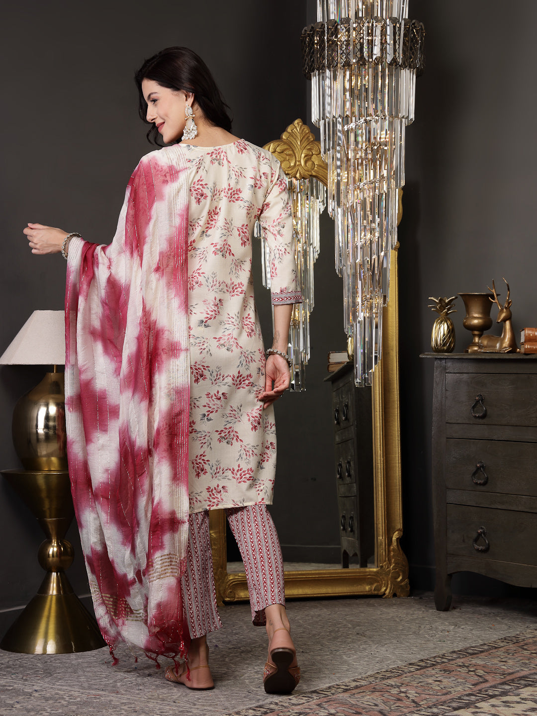 Pink Tropical Printed Cotton Blend Straight Kurta Pant Dupatta Set - Image 2