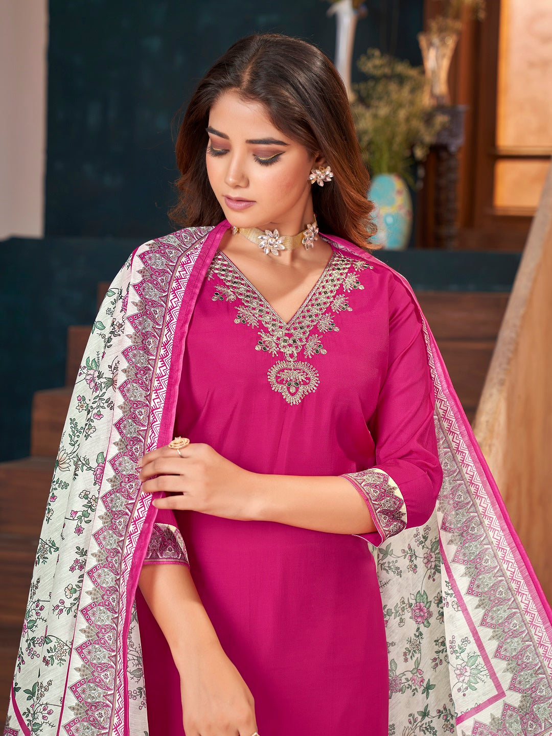 Magenta Solid & Embroidered Silk Straight Kurta Pant Dupatta Set - Image 2