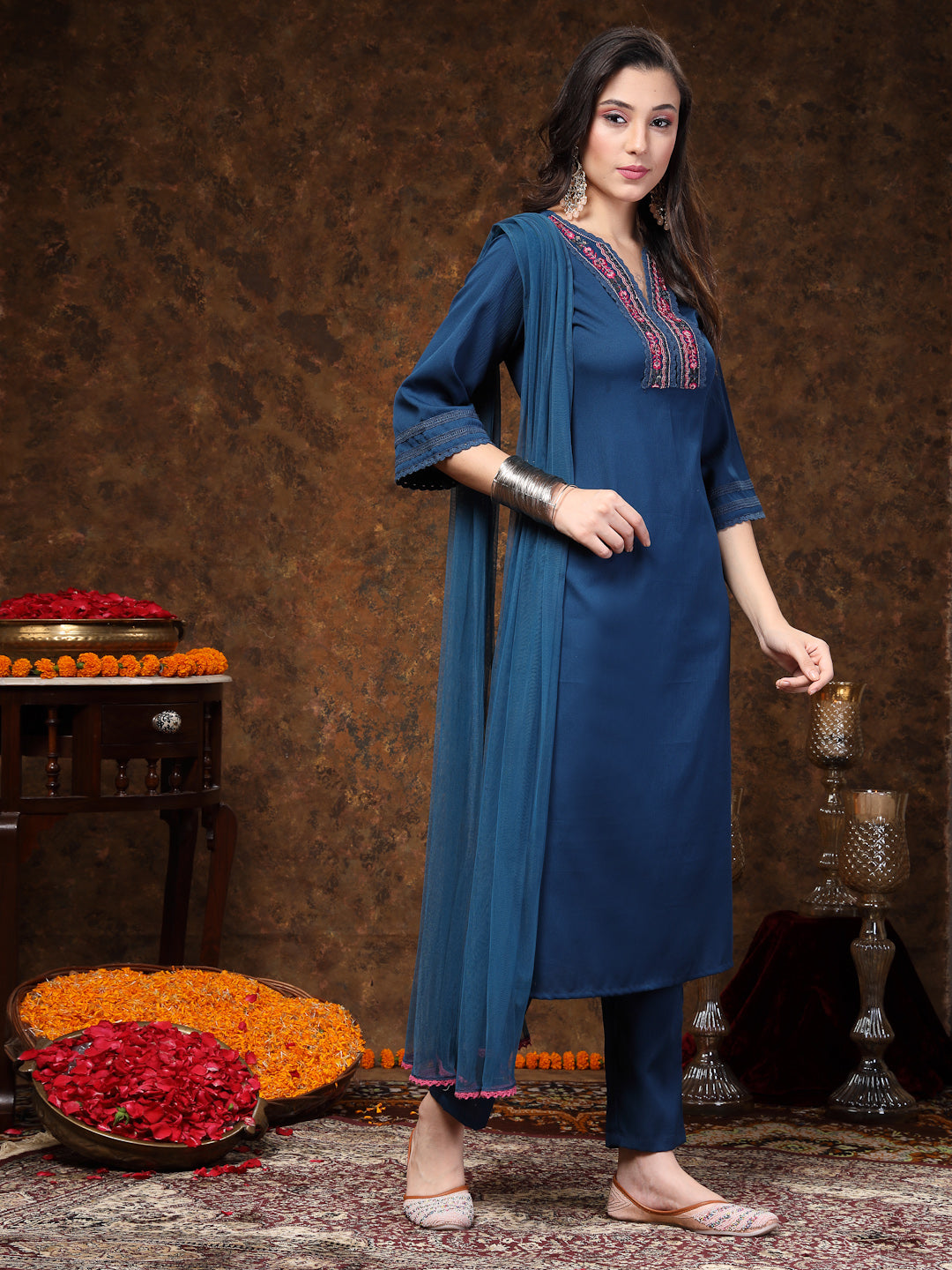 Teal Solid & Embroidered Italian Crush Straight Kurta Pant Dupatta Set - Image 3