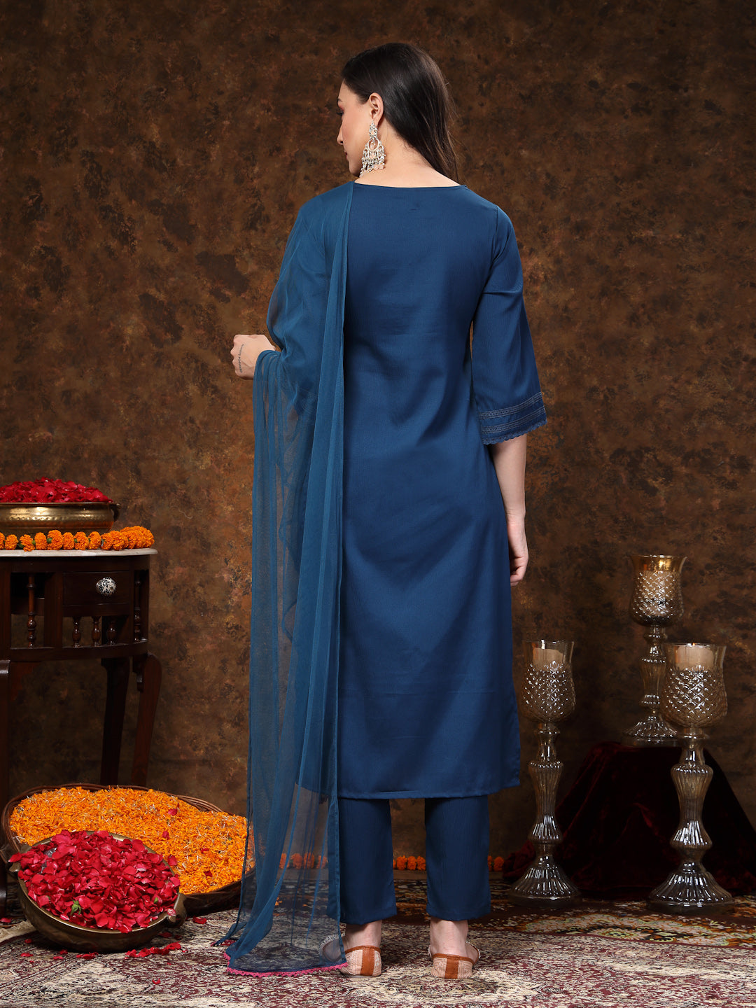 Teal Solid & Embroidered Italian Crush Straight Kurta Pant Dupatta Set - Image 4