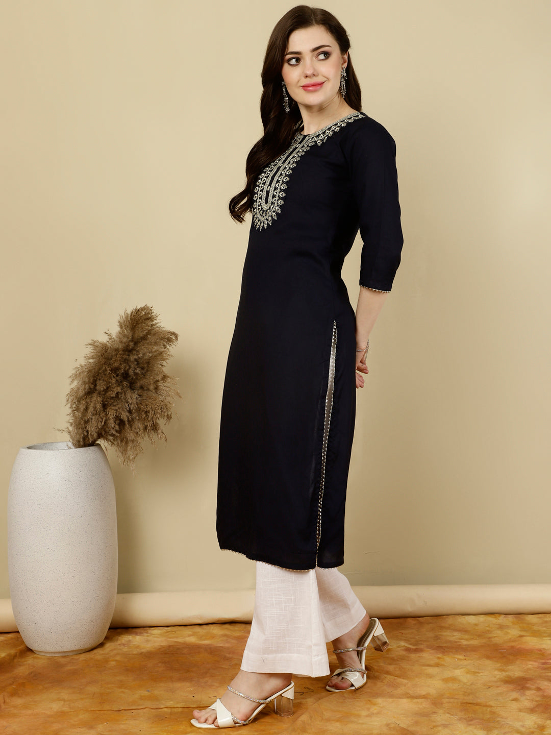 Floral Embroidered Round Neck Flared Kurta - Image 3