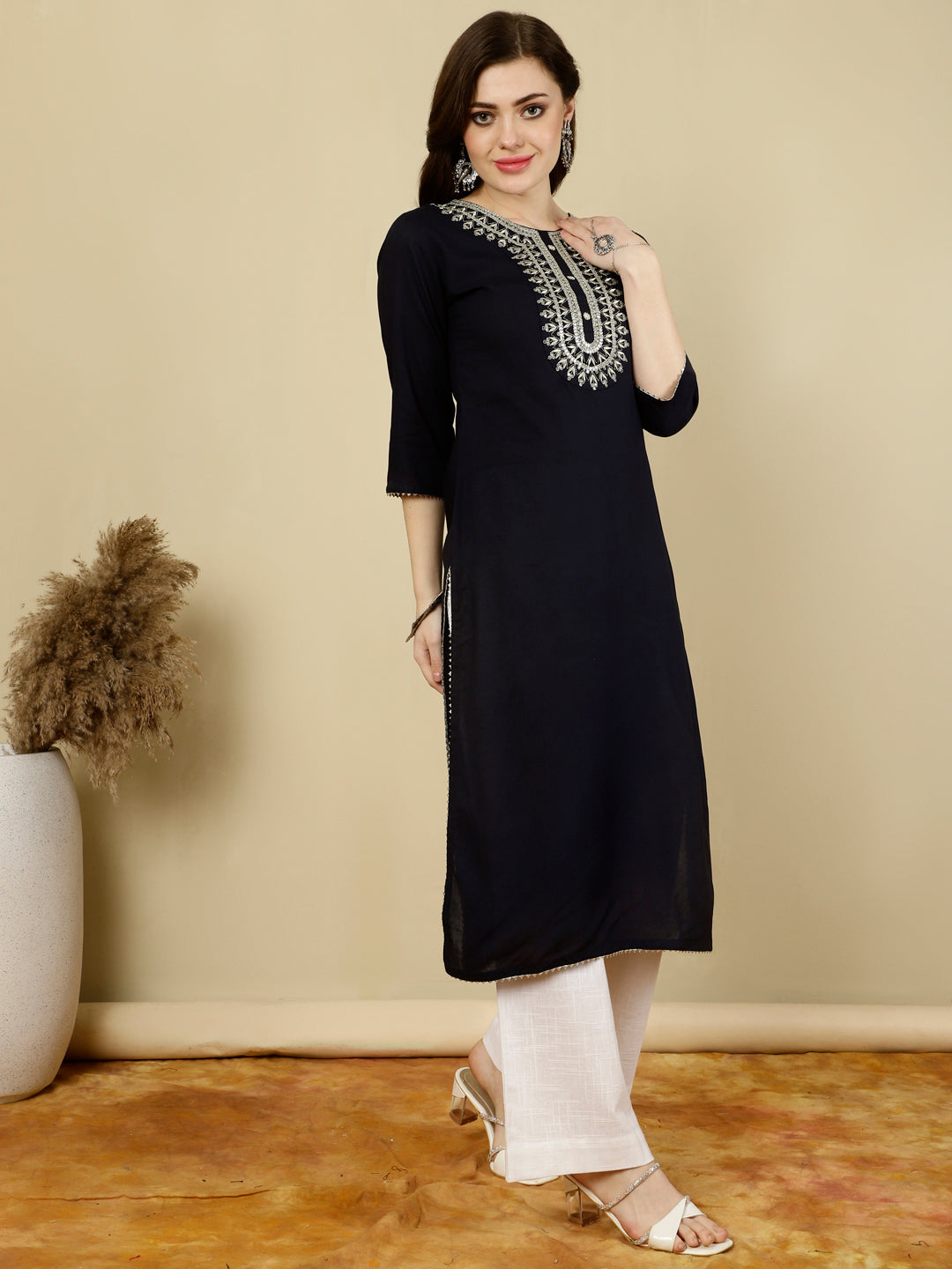 Floral Embroidered Round Neck Flared Kurta - Image 4