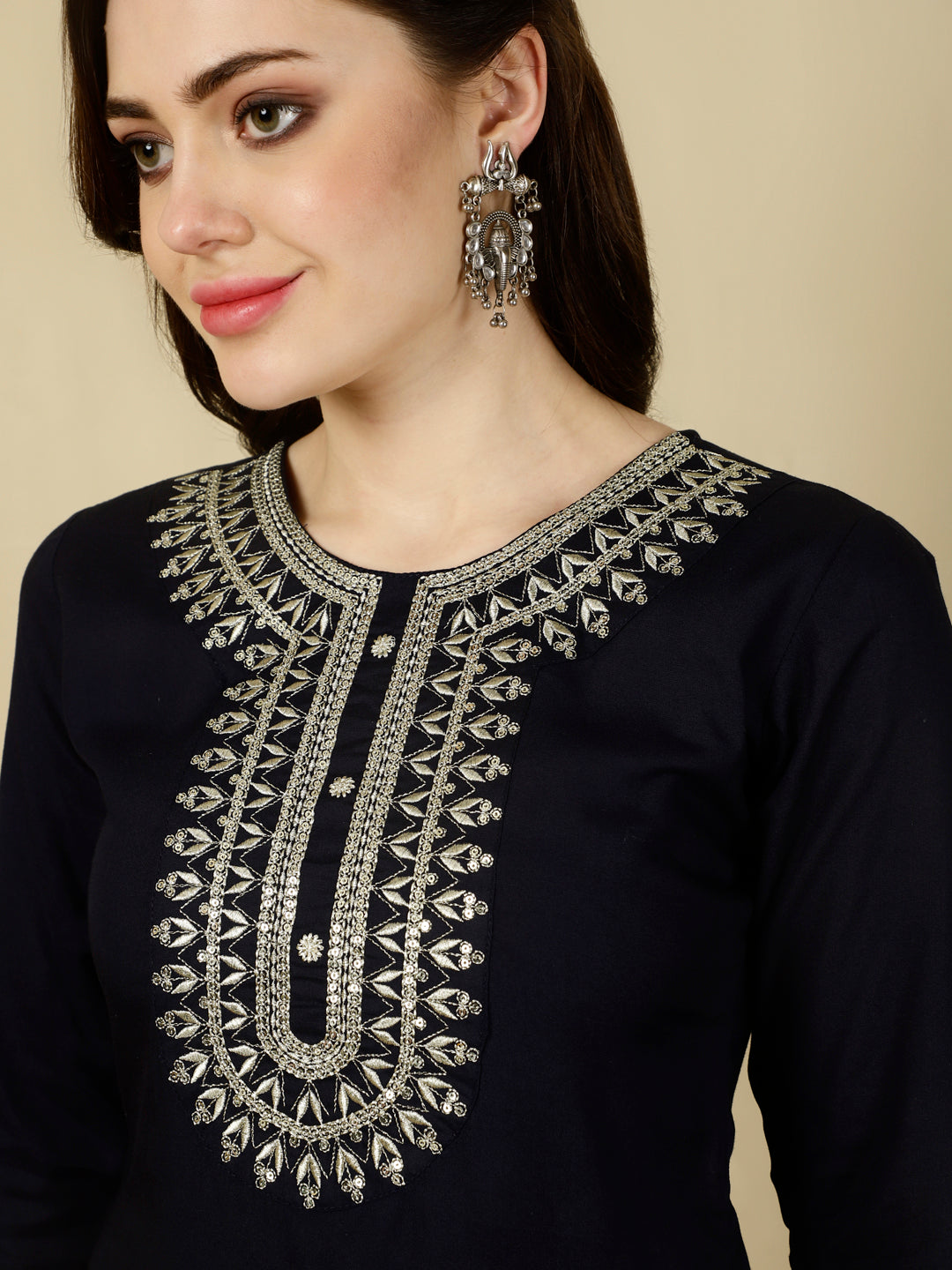 Floral Embroidered Round Neck Flared Kurta - Image 5