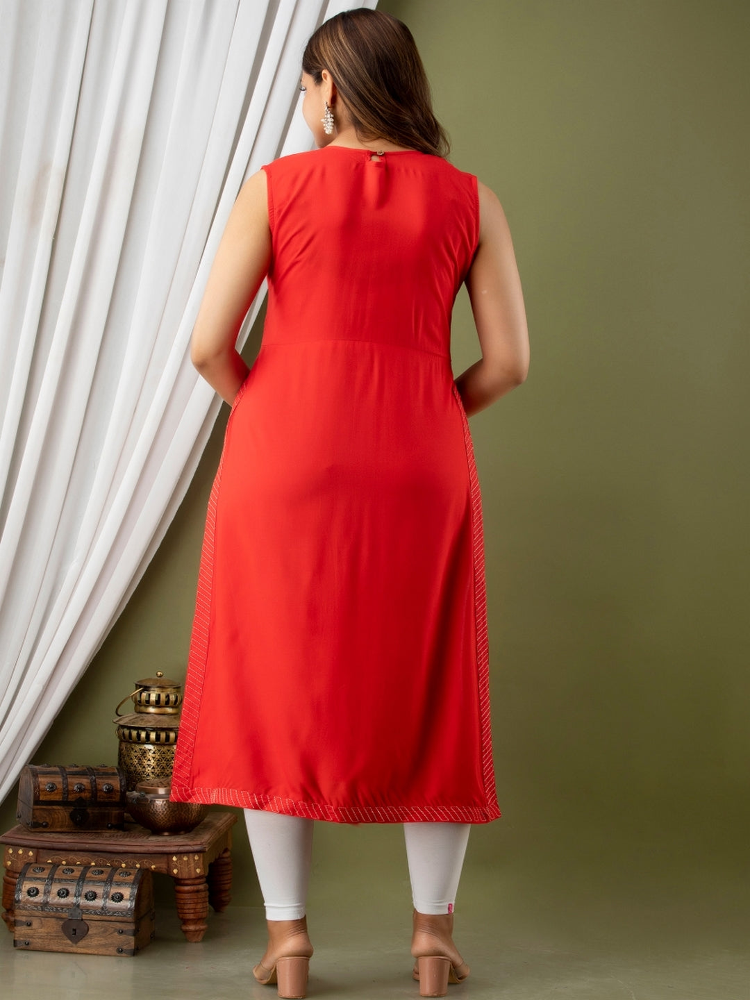 Rayon Calf Length Embroidered Straight Sleeveless Round Neck Kurta - Image 2