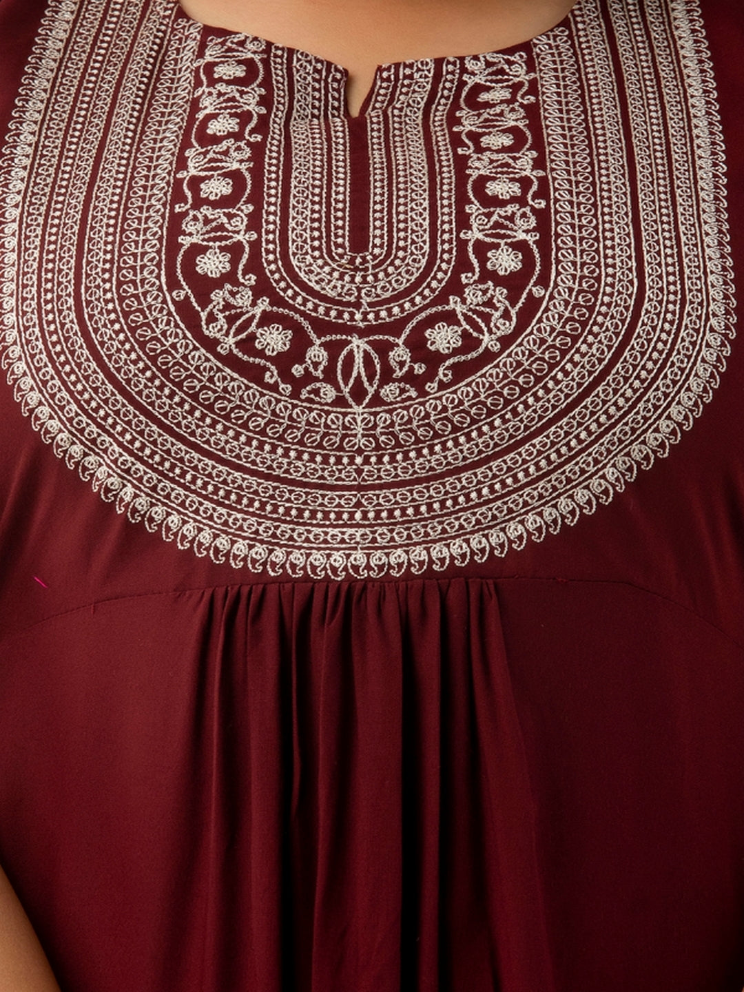 Rayon Calf Length Embroidered Straight Sleeveless Round Neck Kurta - Image 6