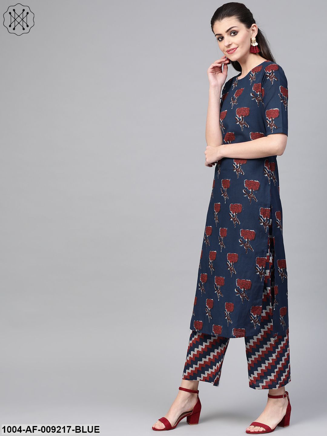 Women Blue & Red Straight Floral Printed Kurta And Palazzos Set - Image 3