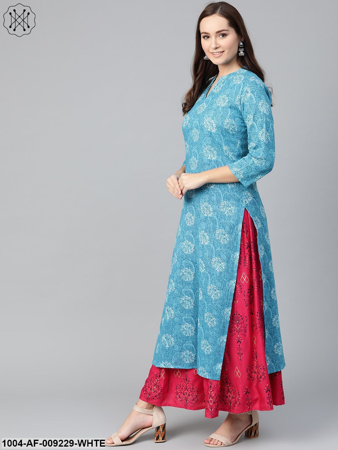 Women Blue & White Straight Paisley Printed Kurta And Skirt Set - Image 4